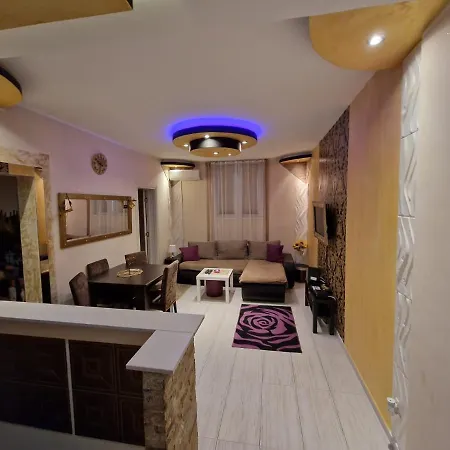Apartment Gold