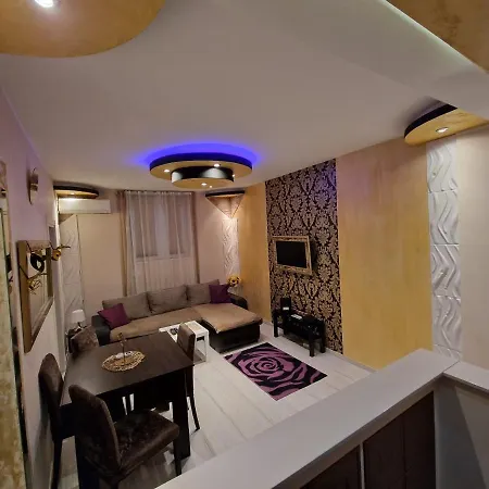 Gold Apartment